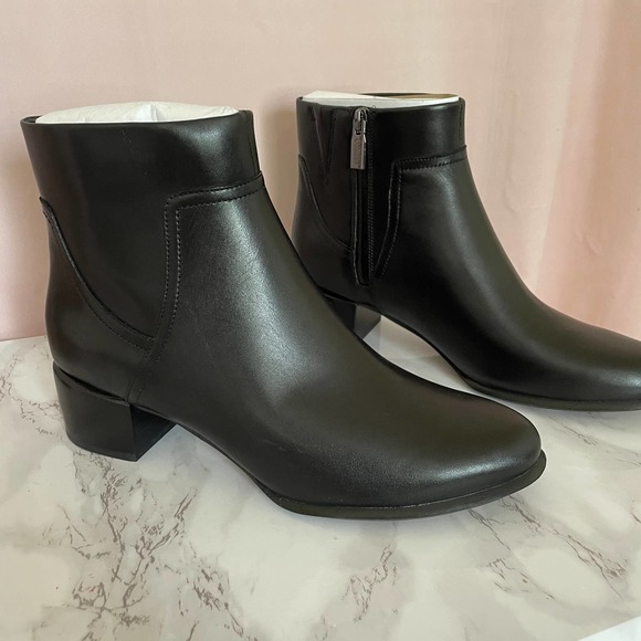 Vionic Shoes - Black Vionic Kamryn Booties waterproof women's size 8.5